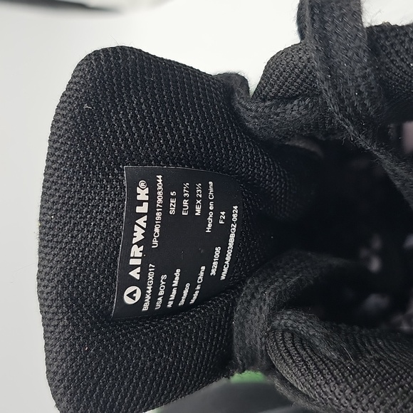 G Black Airwalk suede Alien Sneakers outerspace spaceship space Boys sz 5 - Picture 6 of 10